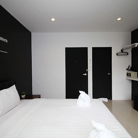 Hotel The Artist House Patong Esterno foto