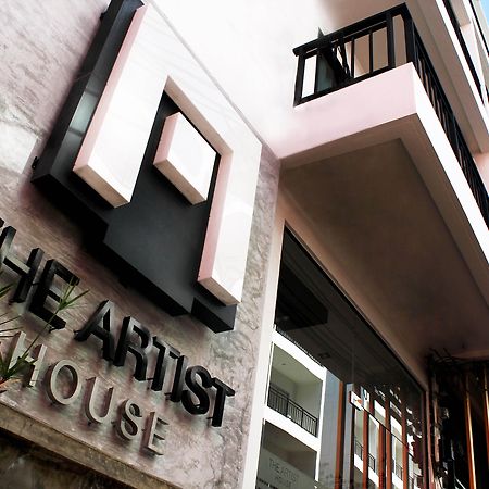 Hotel The Artist House Patong Esterno foto