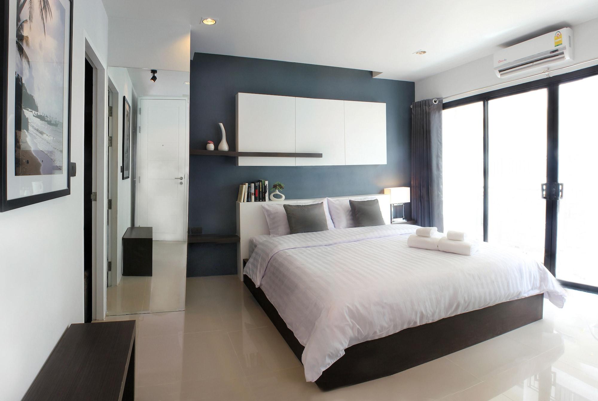 Hotel The Artist House Patong Esterno foto