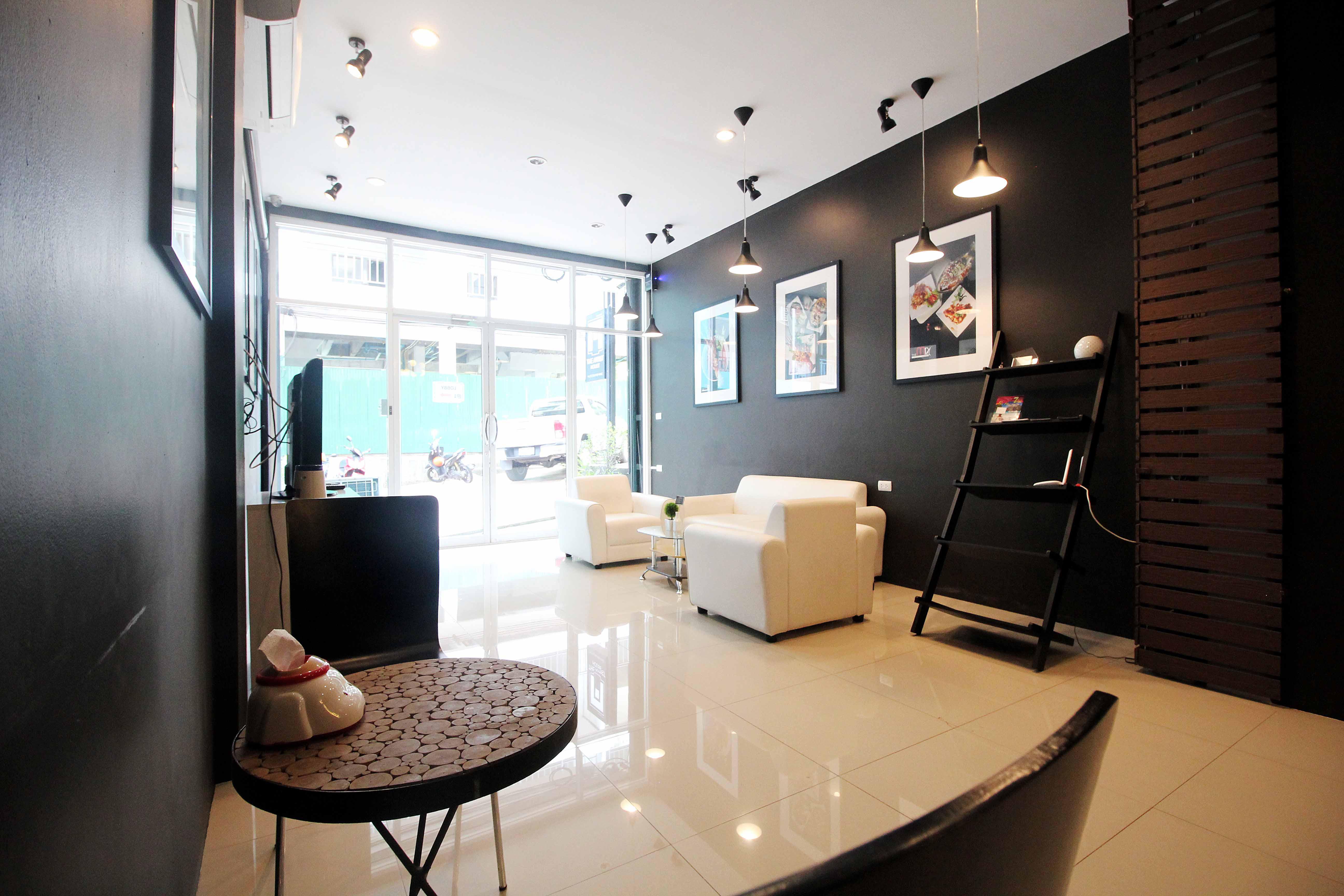 Hotel The Artist House Patong Esterno foto