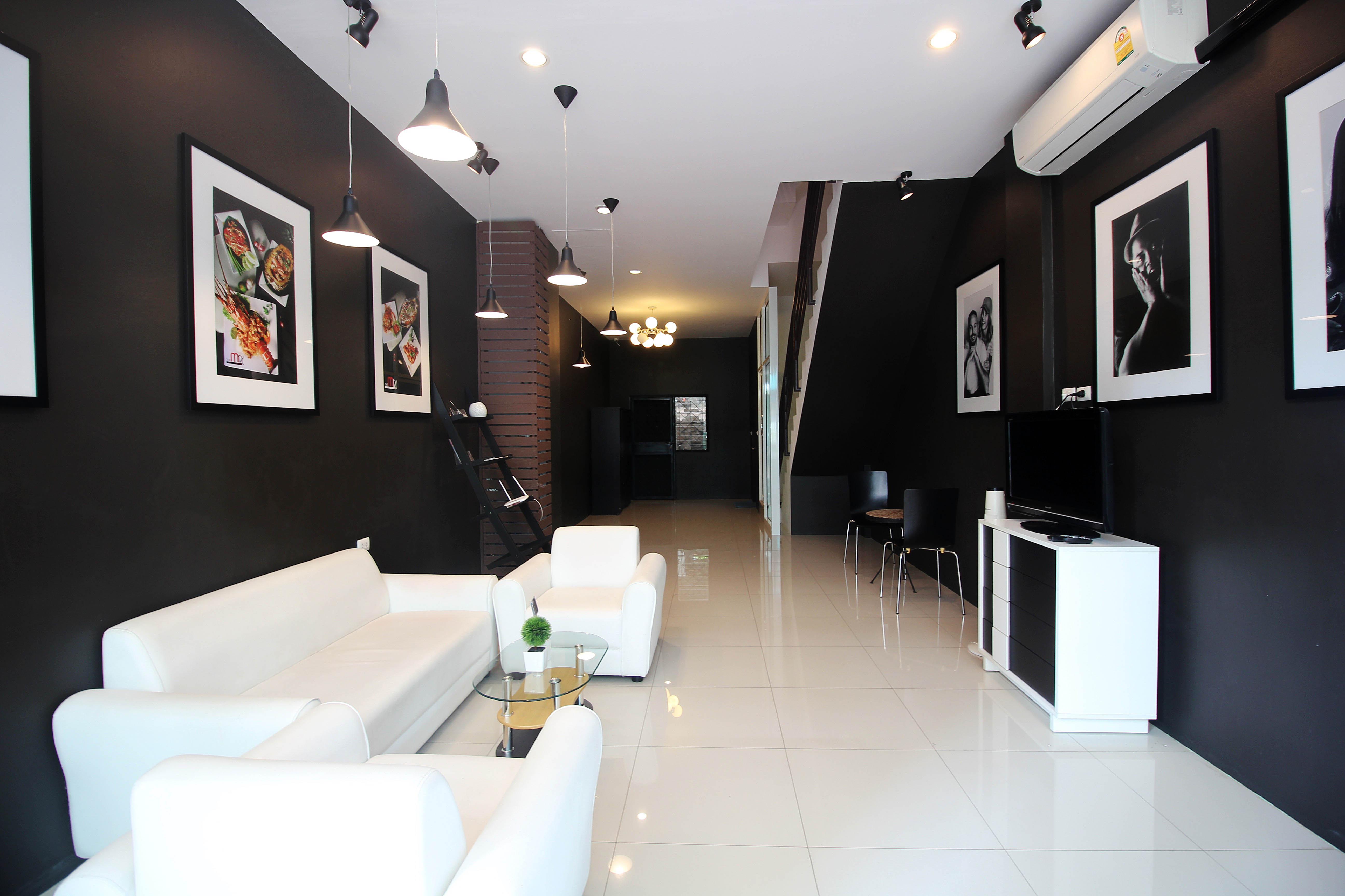 Hotel The Artist House Patong Esterno foto