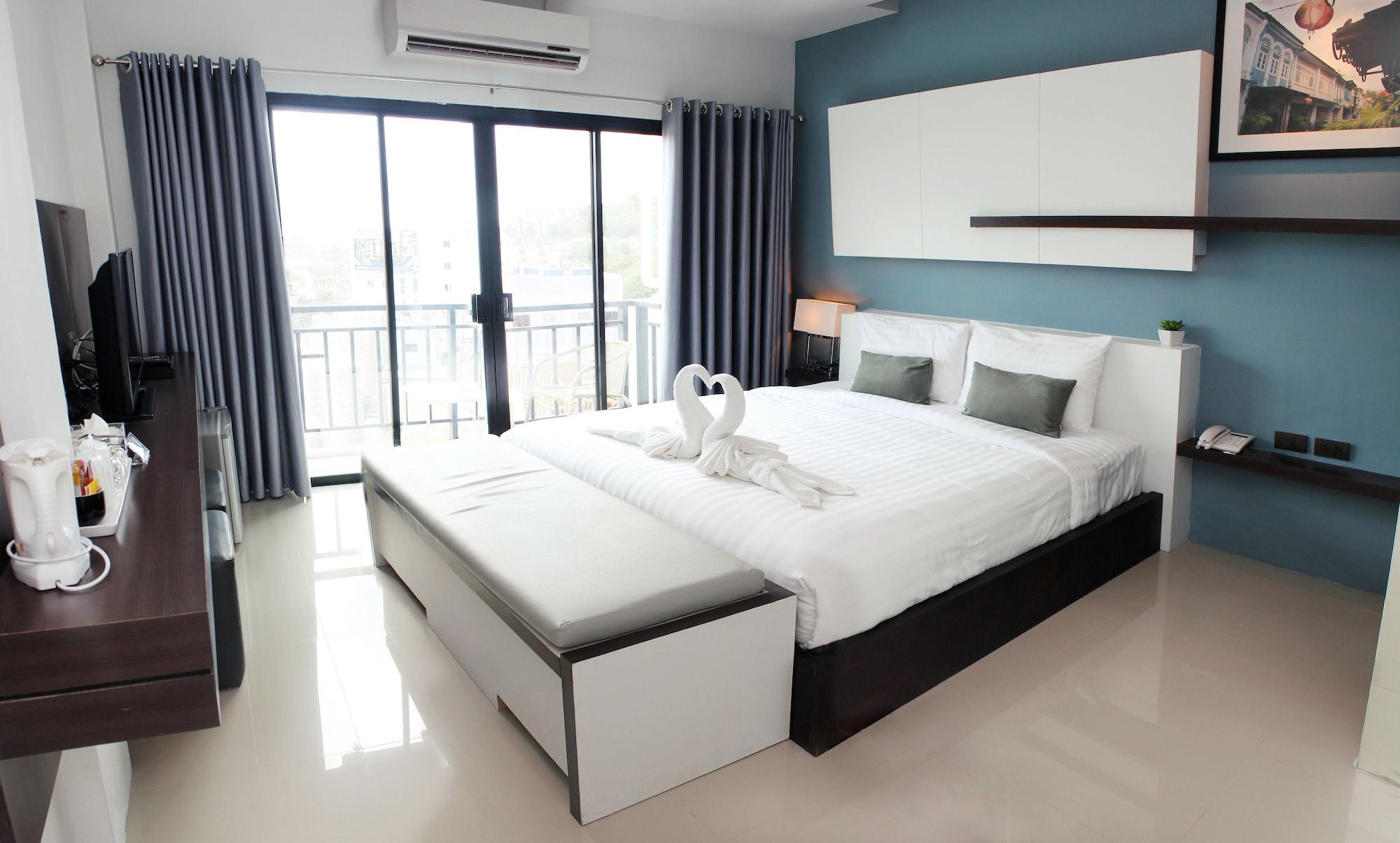 Hotel The Artist House Patong Esterno foto