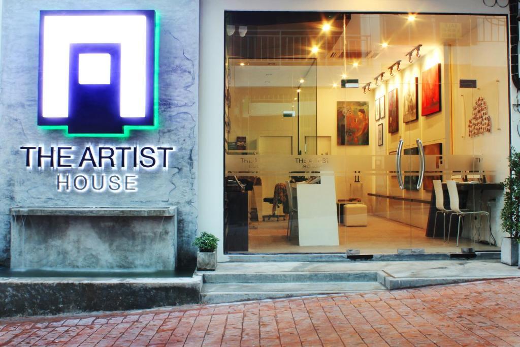 Hotel The Artist House Patong Esterno foto