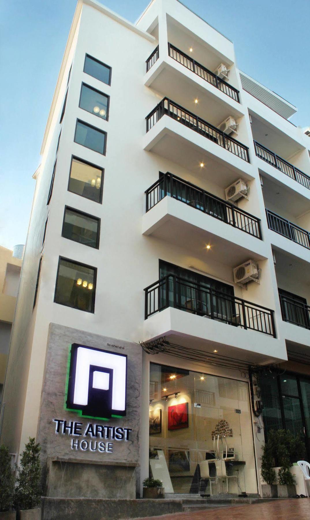 Hotel The Artist House Patong Esterno foto