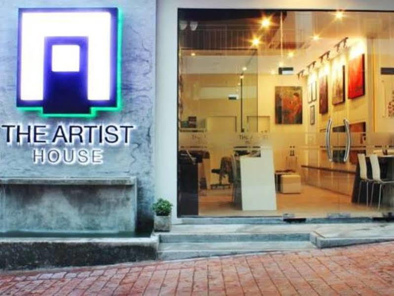 Hotel The Artist House Patong Esterno foto