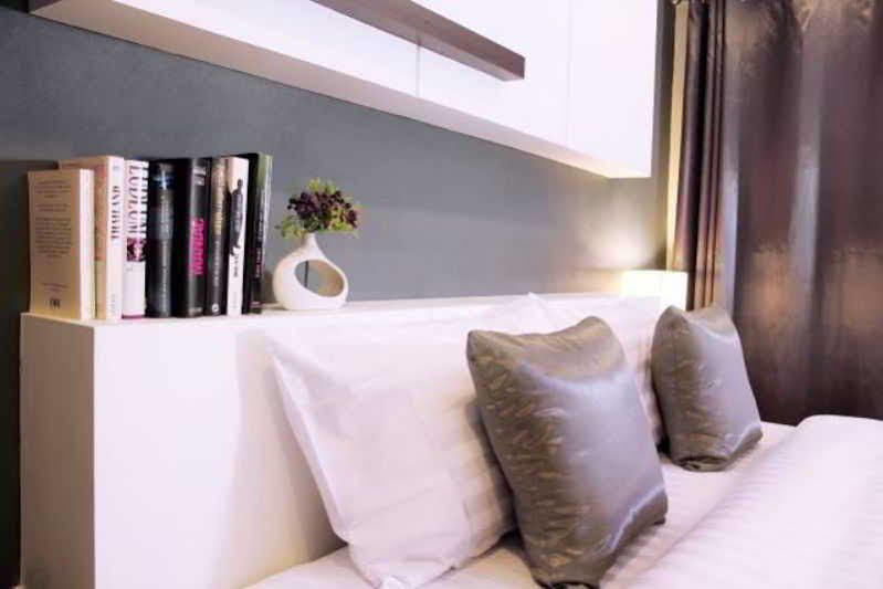 Hotel The Artist House Patong Esterno foto