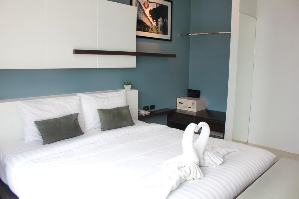 Hotel The Artist House Patong Esterno foto